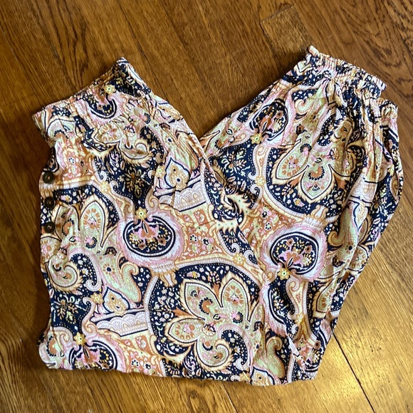 Anthropologie Pants - Loose and airy pants from Anthropology. Elastic waist and around ankle